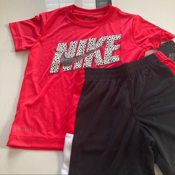Nike red cute shorts set top outfit active performance 5028 - Picture 2 of 6
